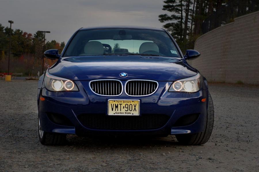  BMW M5 2009 года  (фото 24 из 36)